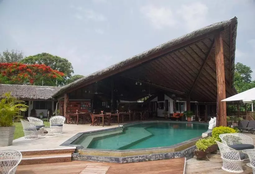 استراحتگاه Deco Stop Lodge