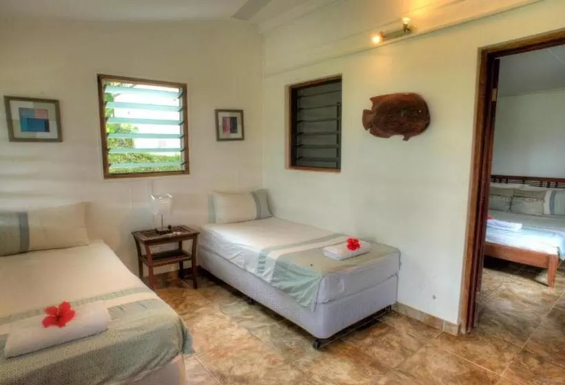 استراحتگاه Deco Stop Lodge