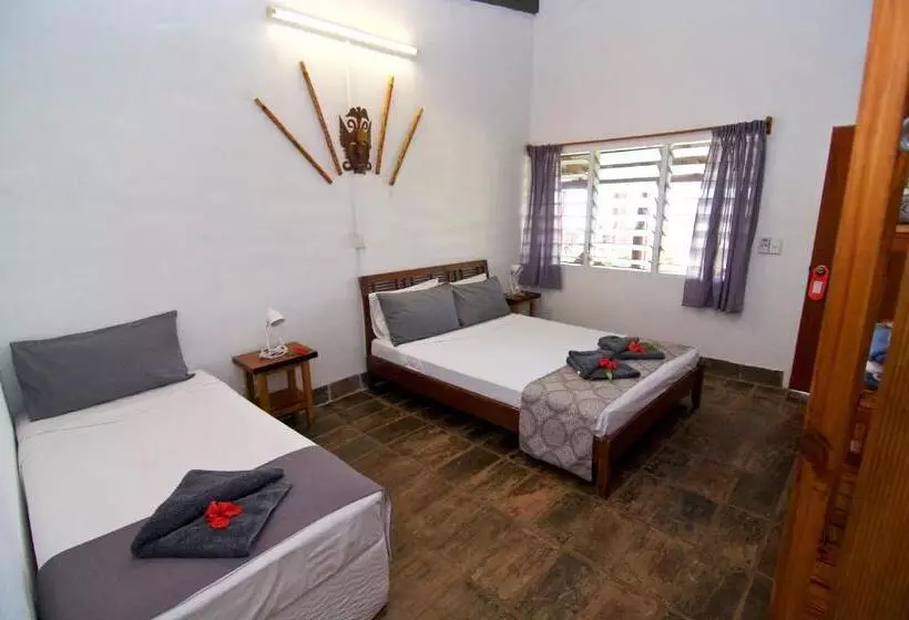 استراحتگاه Deco Stop Lodge