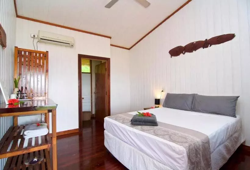 استراحتگاه Deco Stop Lodge