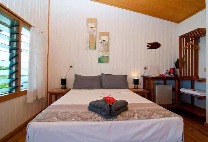 استراحتگاه Deco Stop Lodge