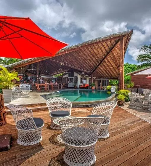 استراحتگاه Deco Stop Lodge