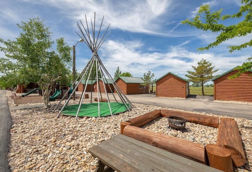 فندق Badlands Frontier Cabins