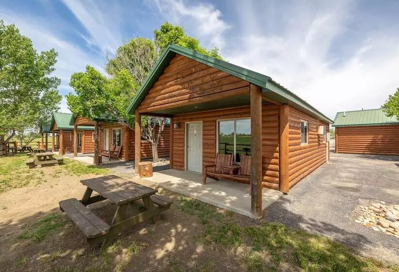 Hotelli Badlands Frontier Cabins