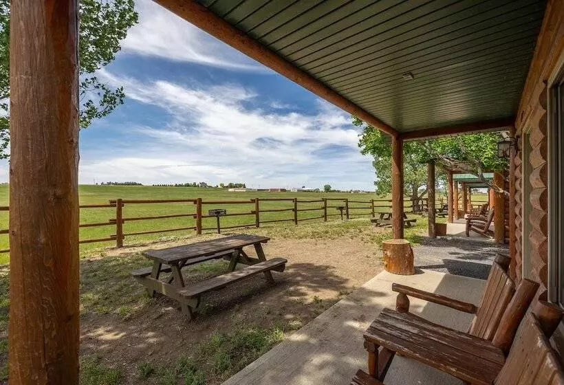 Hotelli Badlands Frontier Cabins