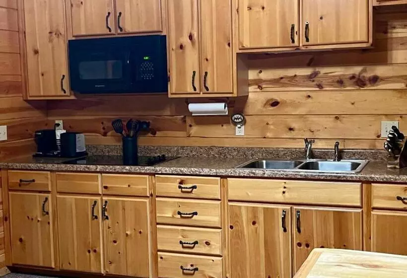 Hotelli Badlands Frontier Cabins