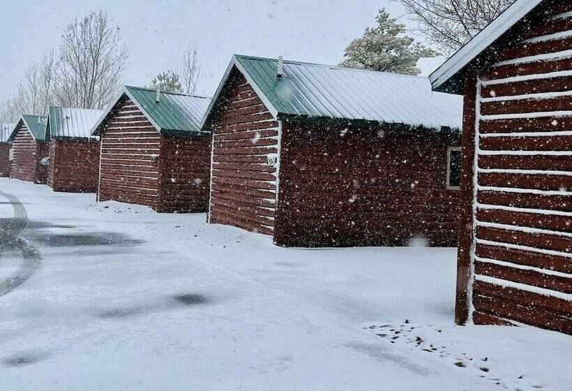 فندق Badlands Frontier Cabins