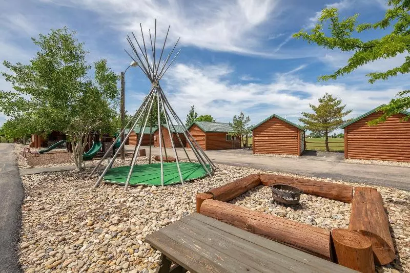 ホテル Badlands Frontier Cabins