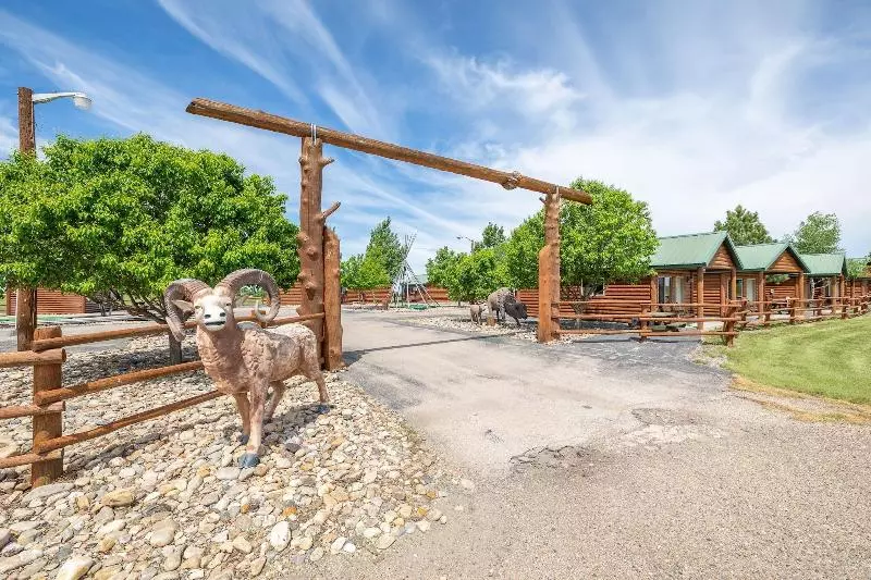 ホテル Badlands Frontier Cabins