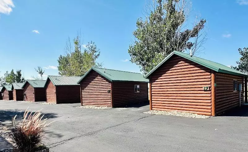 ホテル Badlands Frontier Cabins