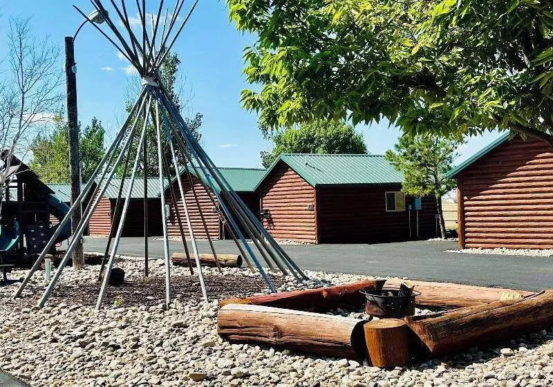 ホテル Badlands Frontier Cabins