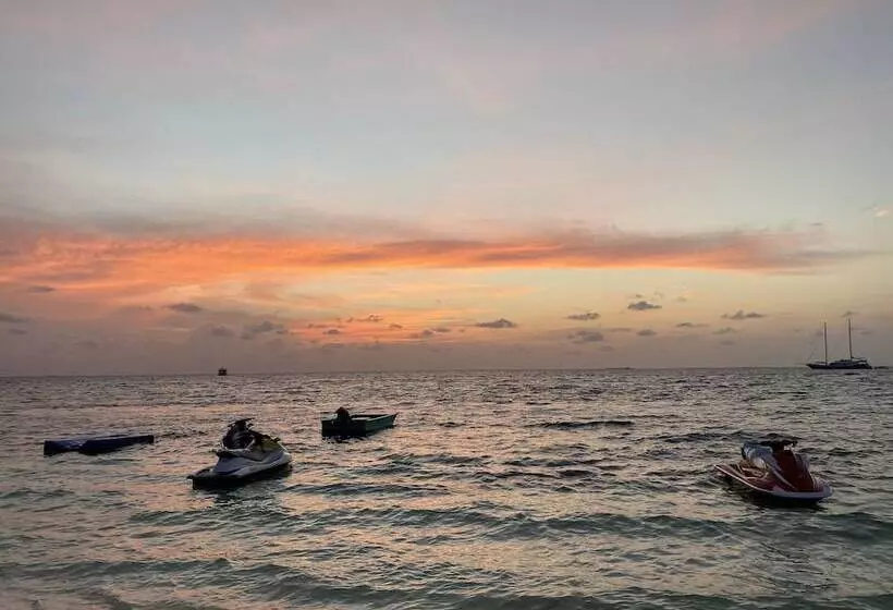 هتل Lagoona Sunset