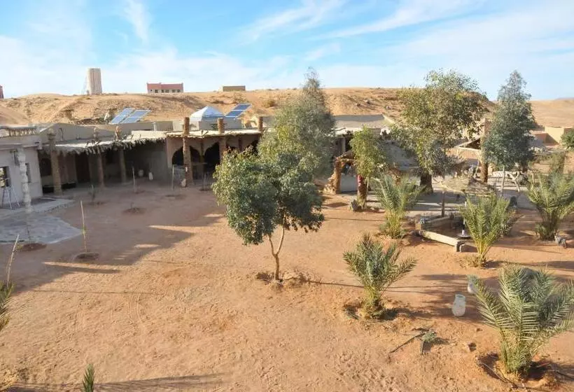 Hotelli Maison Acacias