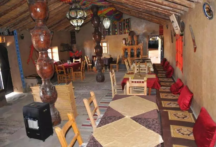 Hotelli Maison Acacias