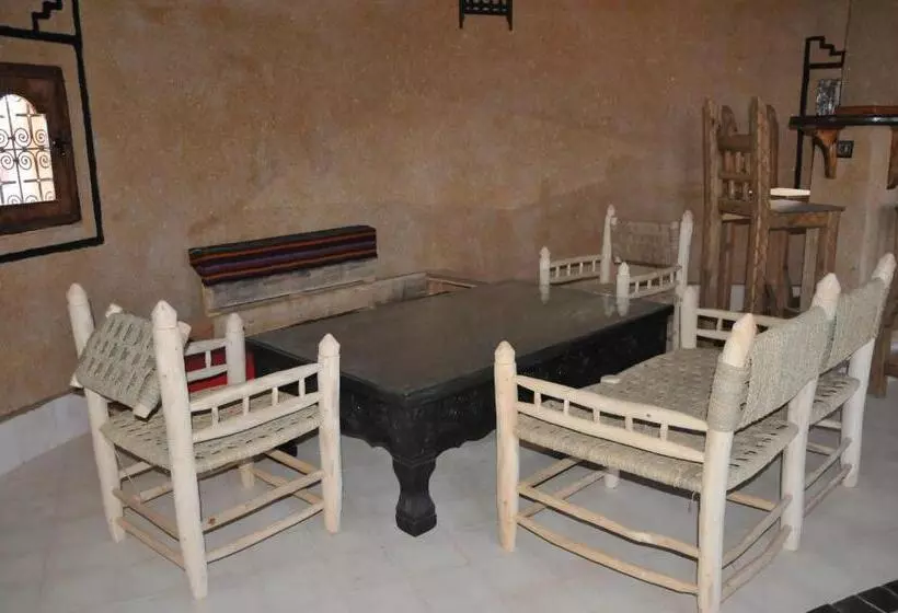 Hotelli Maison Acacias