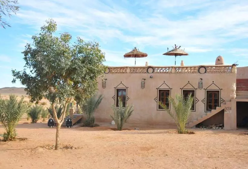 Hotelli Maison Acacias