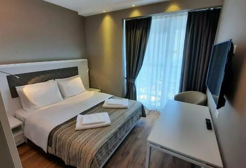 Alliance Palace Luxury Apartment Suite 18 18 Leo Group