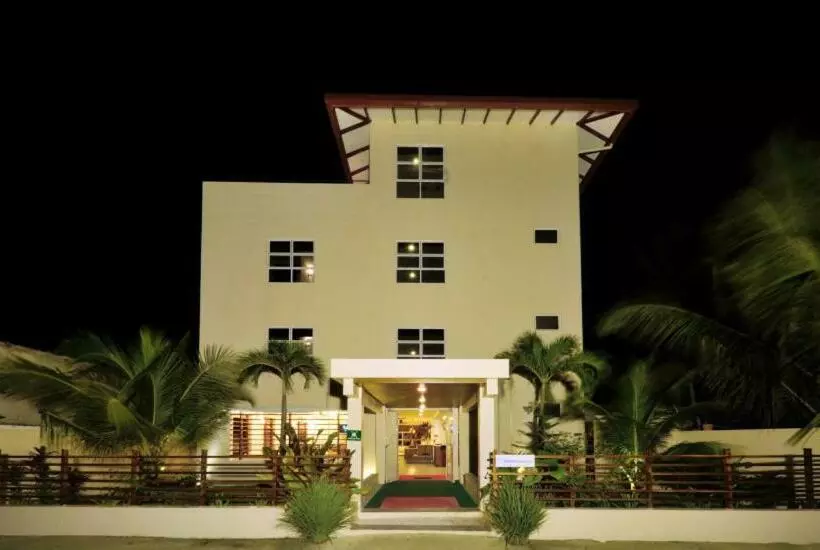 پانسیون Antares Dhangethi & Spa