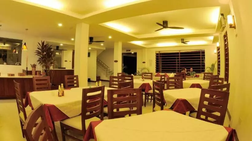 پانسیون Antares Dhangethi & Spa