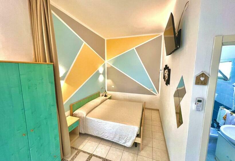 פנסיון Villa Latino