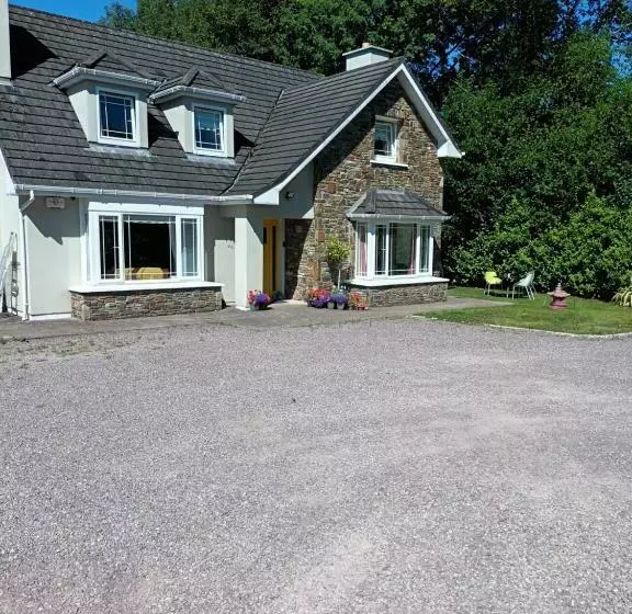 تختخواب و صبحانه Mulberry Lodge