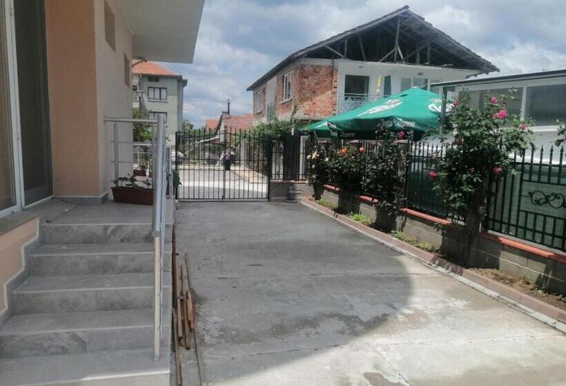 هتل къща за гости диана дик