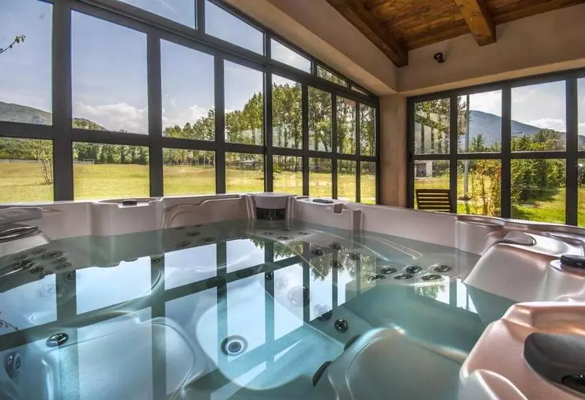 Hotelli Family Farm Soc. Agr. A R.l