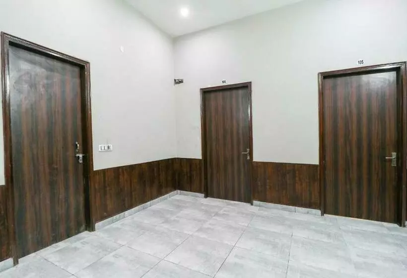 Hotelli Townhouse 930 Green Island Resort