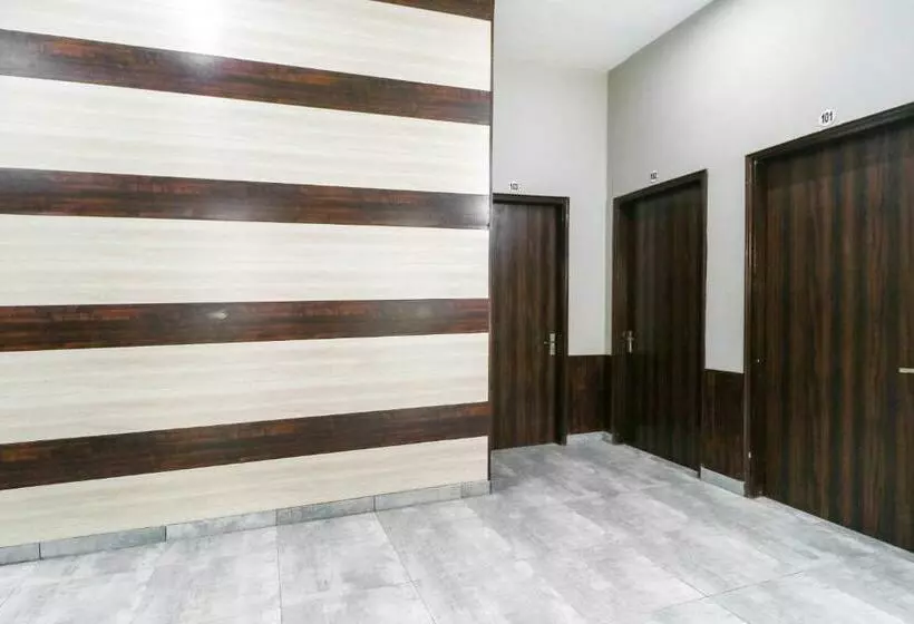 Hotelli Townhouse 930 Green Island Resort