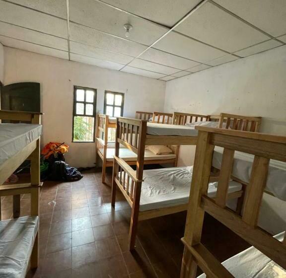 פנסיון Hostal Villa El Campanario