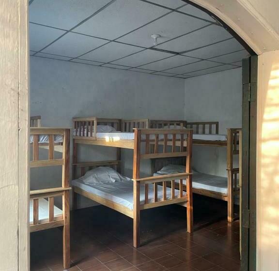 פנסיון Hostal Villa El Campanario