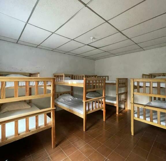 פנסיון Hostal Villa El Campanario