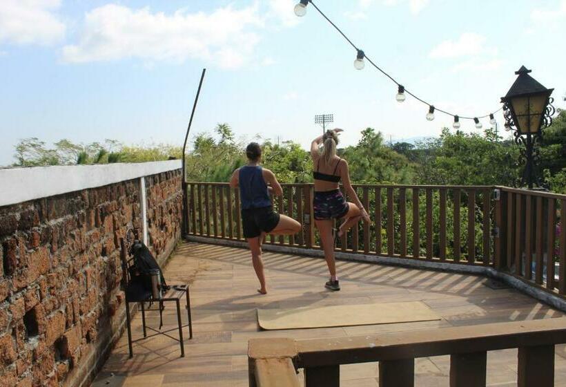 פנסיון Hostal Villa El Campanario