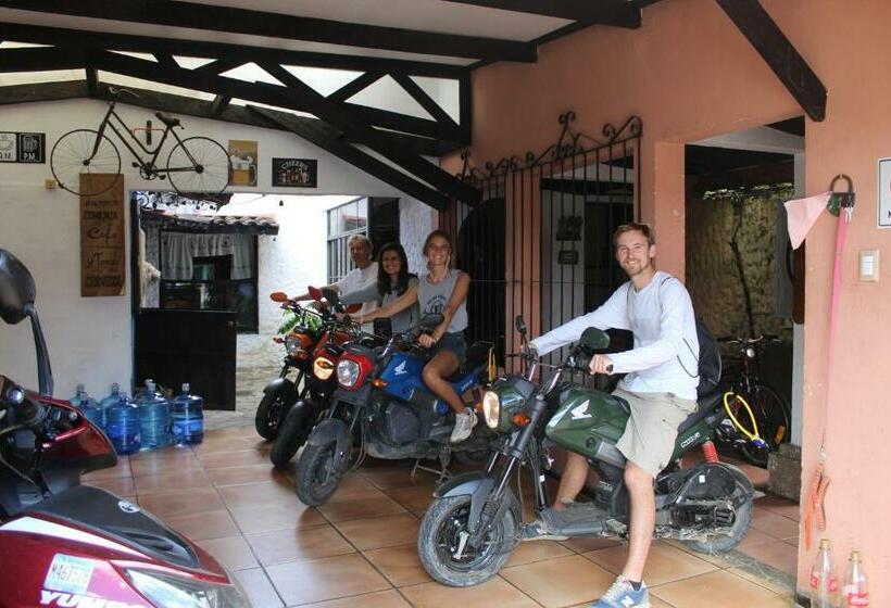 פנסיון Hostal Villa El Campanario