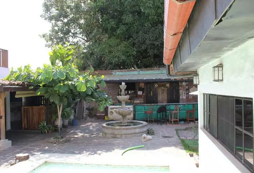 پانسیون Hostal Villa El Campanario