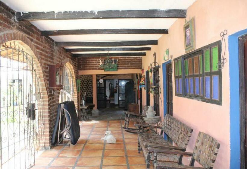פנסיון Hostal Villa El Campanario