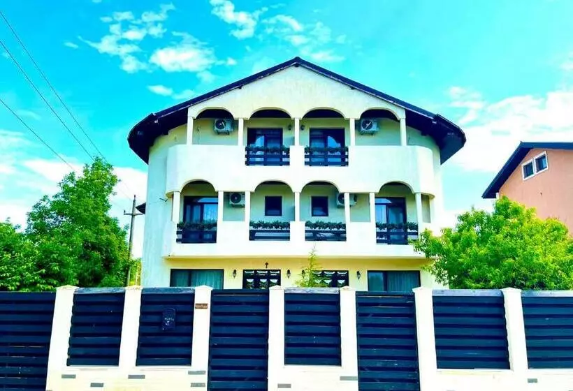 ペンション Vila Zoe Bucharestairport&therme&parking Otopeni