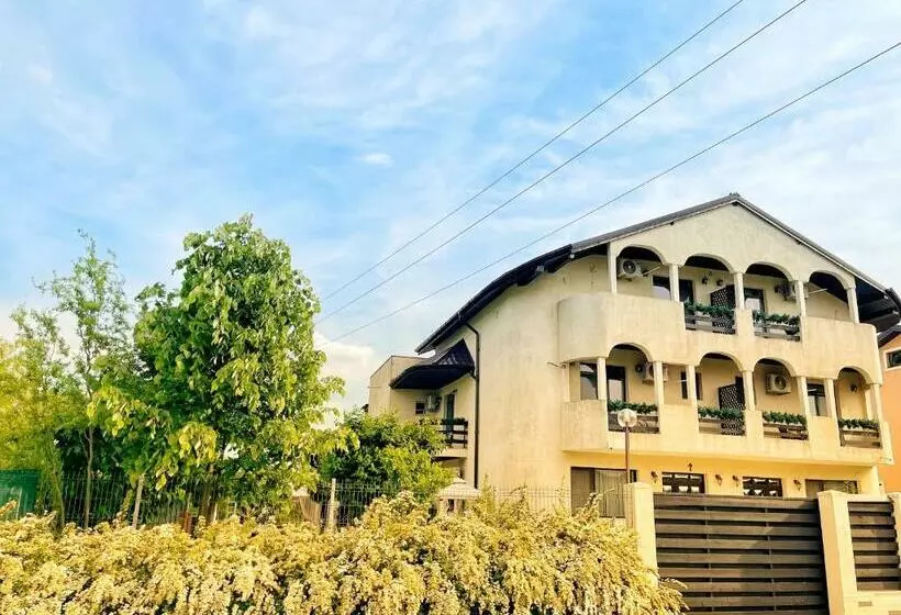 ペンション Vila Zoe Bucharestairport&therme&parking Otopeni