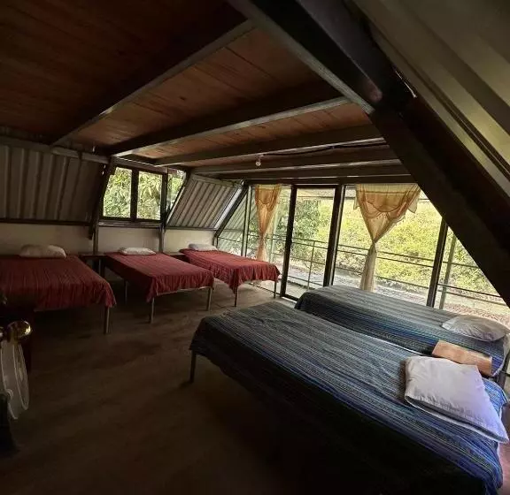 هاستل Yaxlik River Lodge