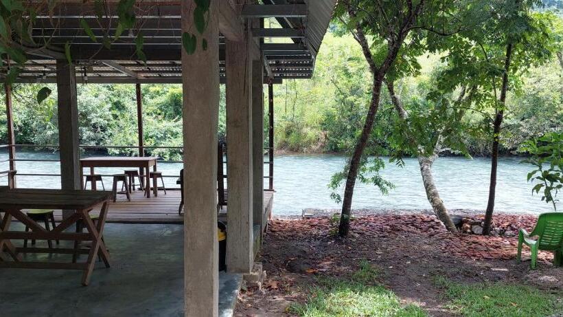 هاستل Yaxlik River Lodge