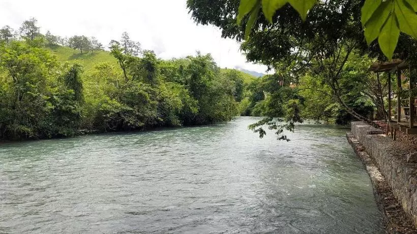 هاستل Yaxlik River Lodge