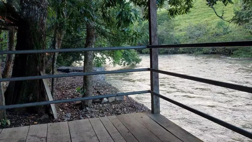 هاستل Yaxlik River Lodge