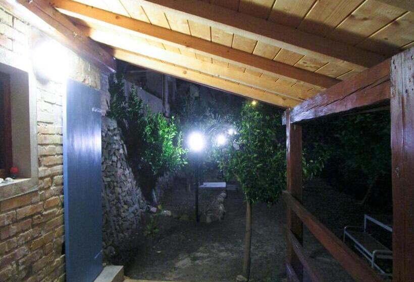 ベッドアンドブレックファースト Lacasettabb