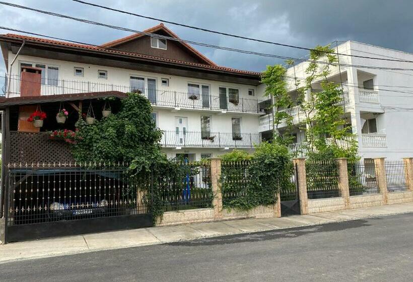 پانسیون Casa Ciobi