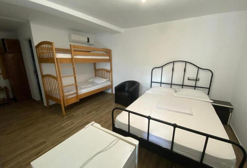 پانسیون Casa Ciobi