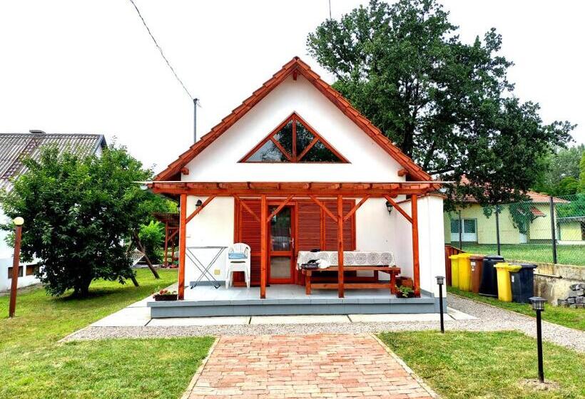 بنسيون Hűvös Nyaralóház Orosháza