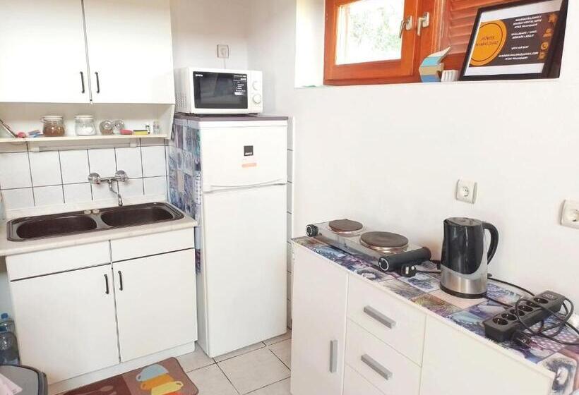 بنسيون Hűvös Nyaralóház Orosháza