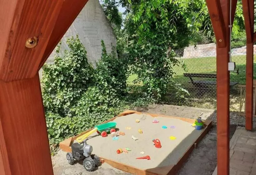پانسیون Hűvös Nyaralóház Orosháza