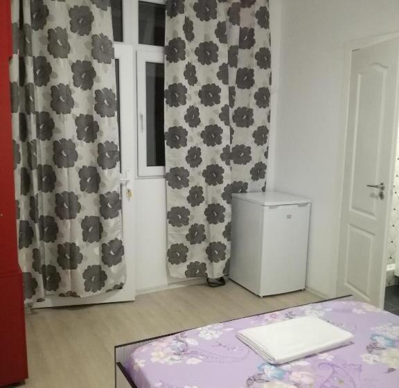 بنسيون Yraida S House Constanta