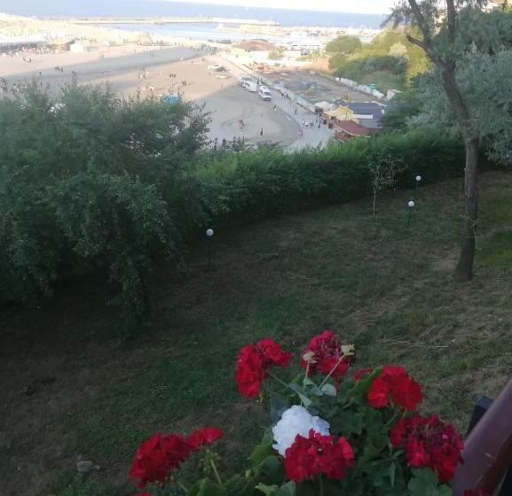 بنسيون Yraida S House Constanta